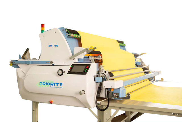 New Benchmark in Intelligent Fabric Spreading — KW Series Automatic Fabric Spreader