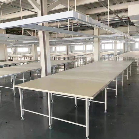 Cutting Table (2).png