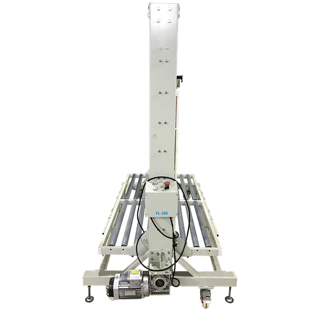 Automatic fabric loading machine